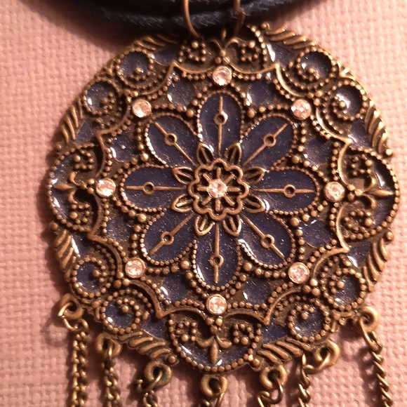 Bronze tone pendant on cord 🔥🧱 - Picture 3 of 6